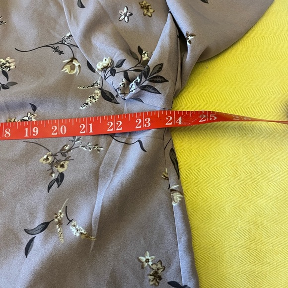 Hilary Radley Mauve Floral Split-Neck Blouse - Picture 6 of 8